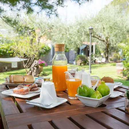 Sicily's View ماسكالوتشا